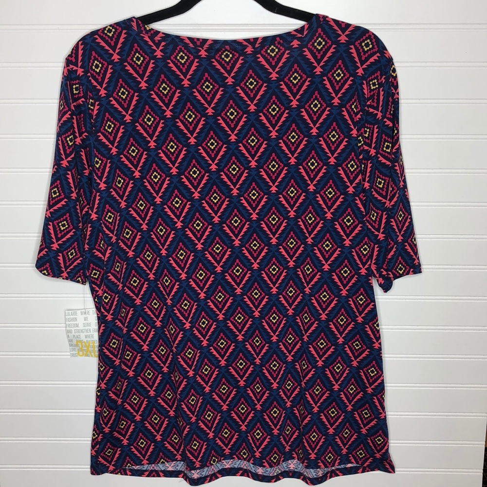 LuLaRoe Gigi top - Picture 2 of 6